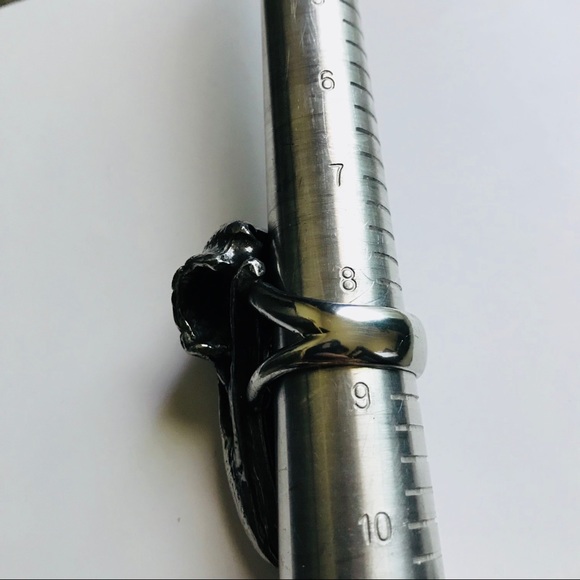 RabenSchädel Raven Skull Handcrafted Pewter Ring - Picture 6 of 8